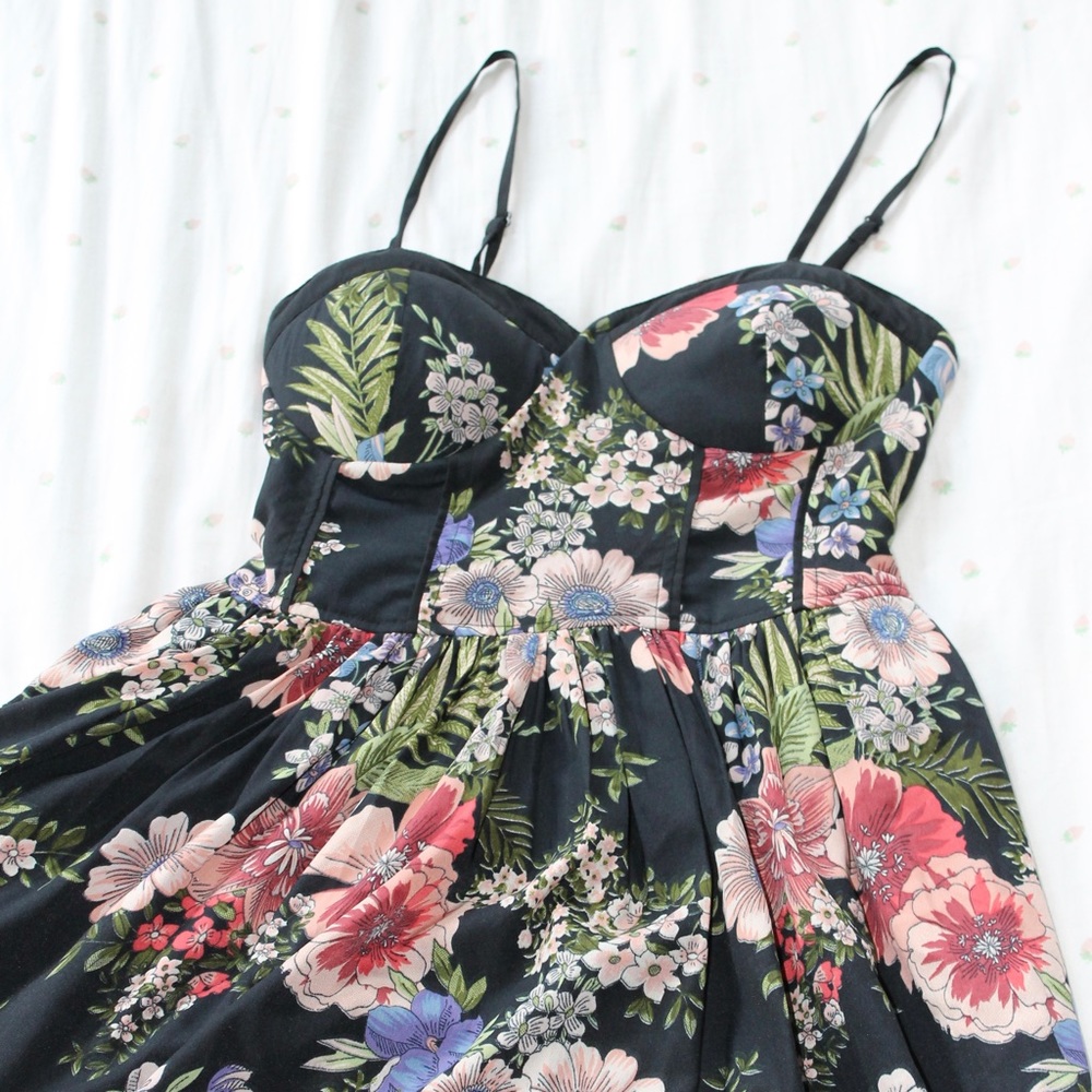 Floral summer dress with bodice